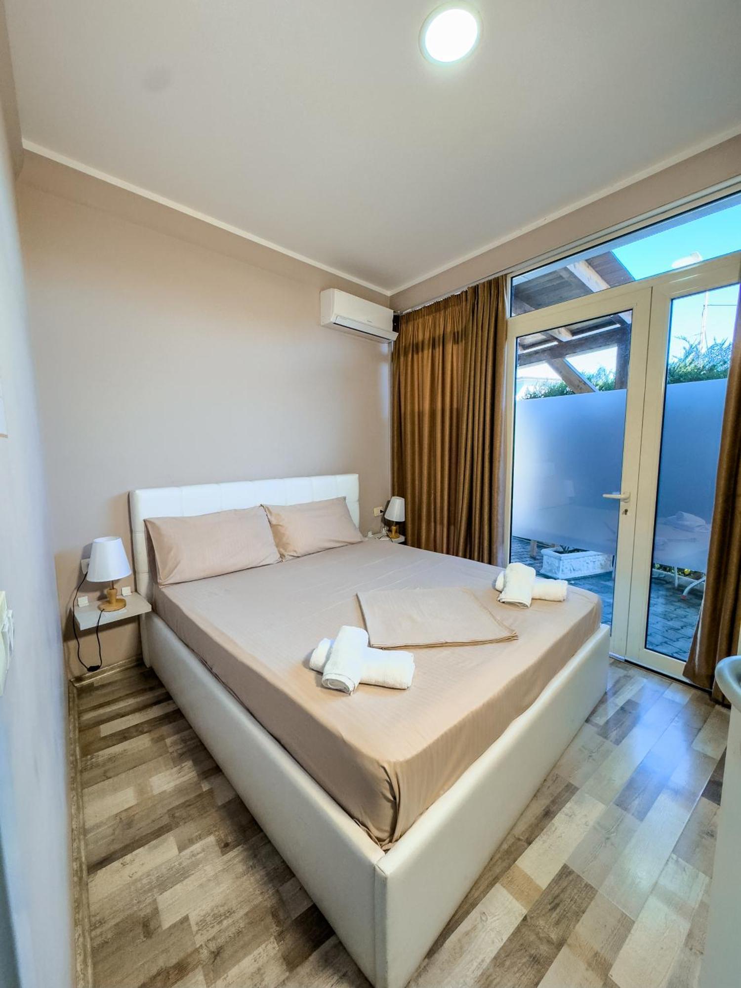 Shkodra Budget Hotel Екстер'єр фото