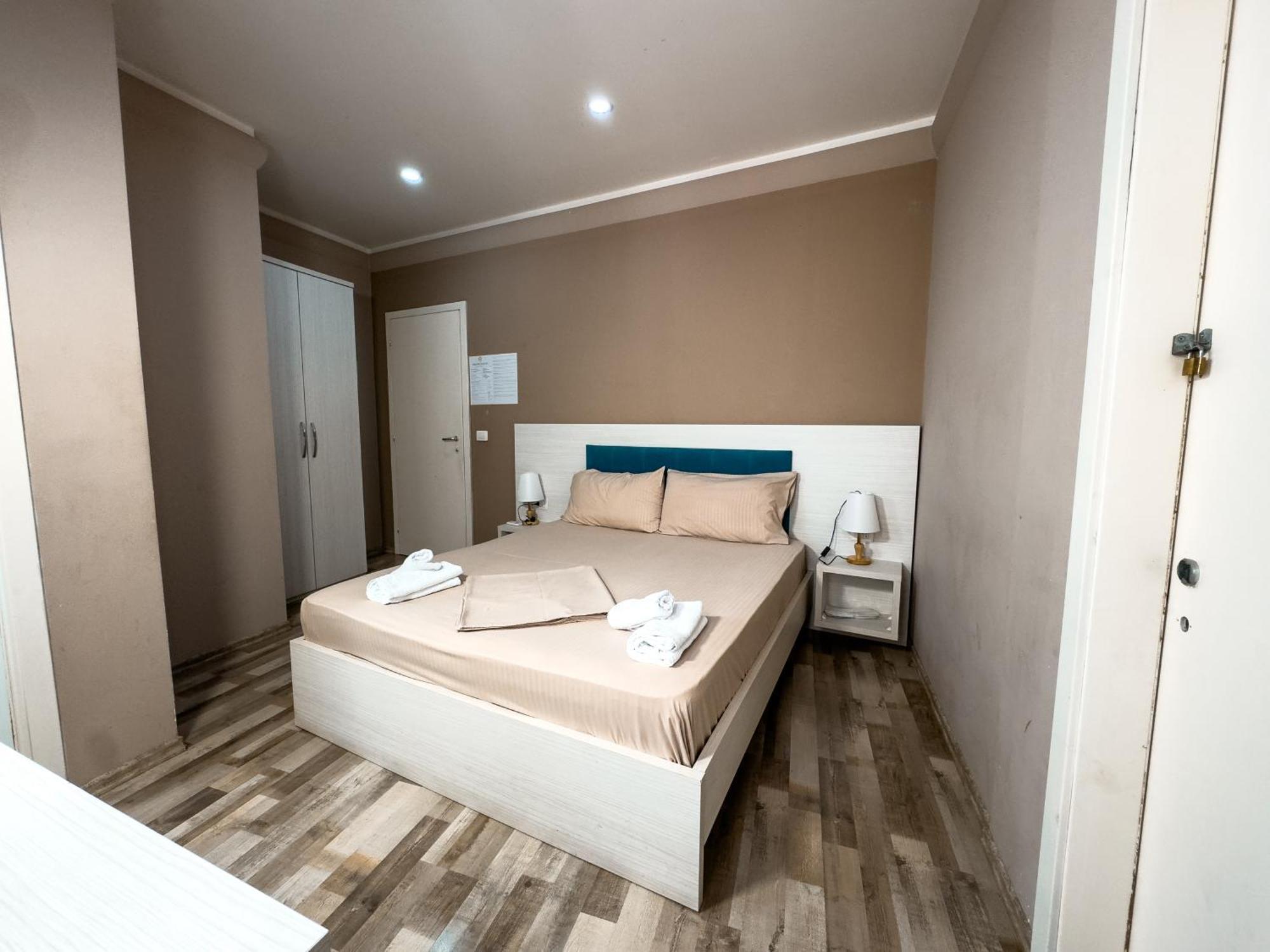 Shkodra Budget Hotel Екстер'єр фото