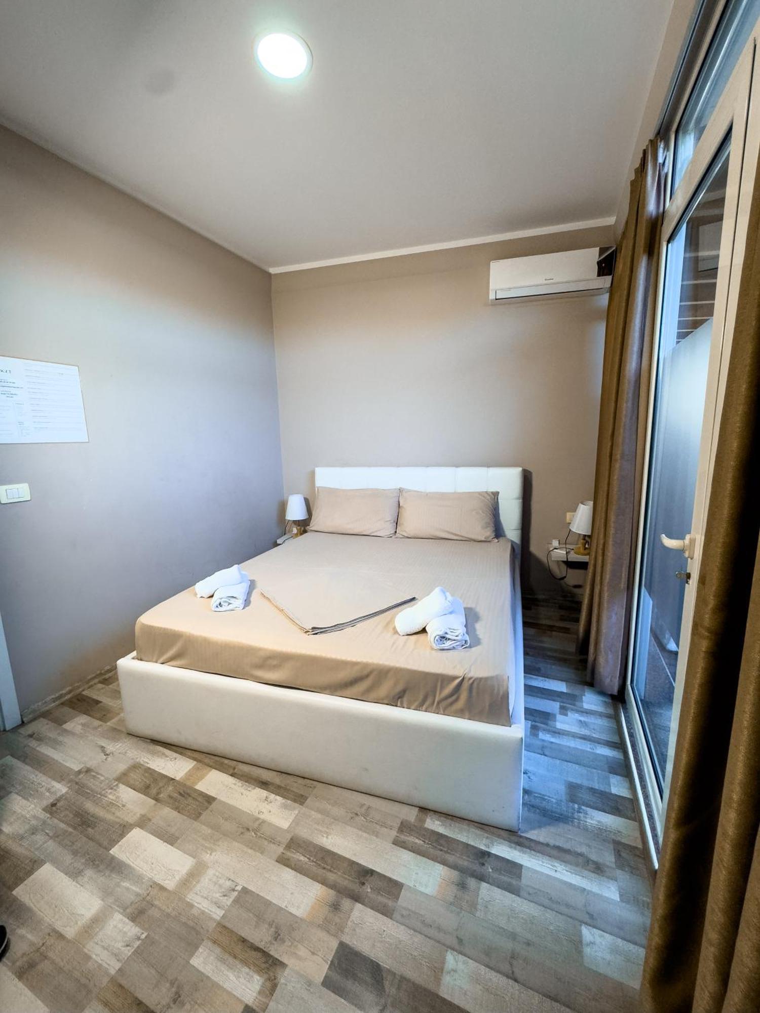 Shkodra Budget Hotel Екстер'єр фото