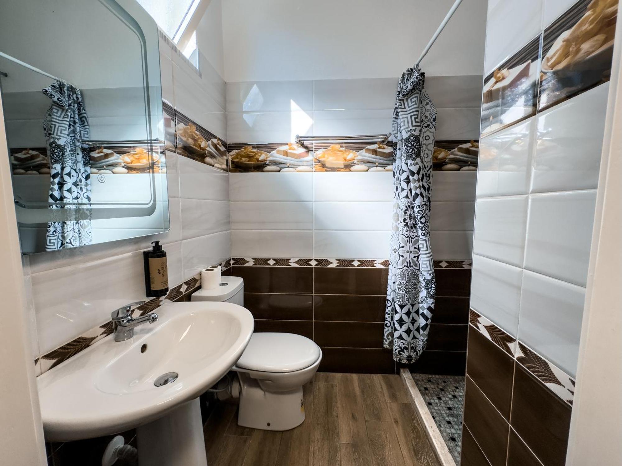 Shkodra Budget Hotel Екстер'єр фото