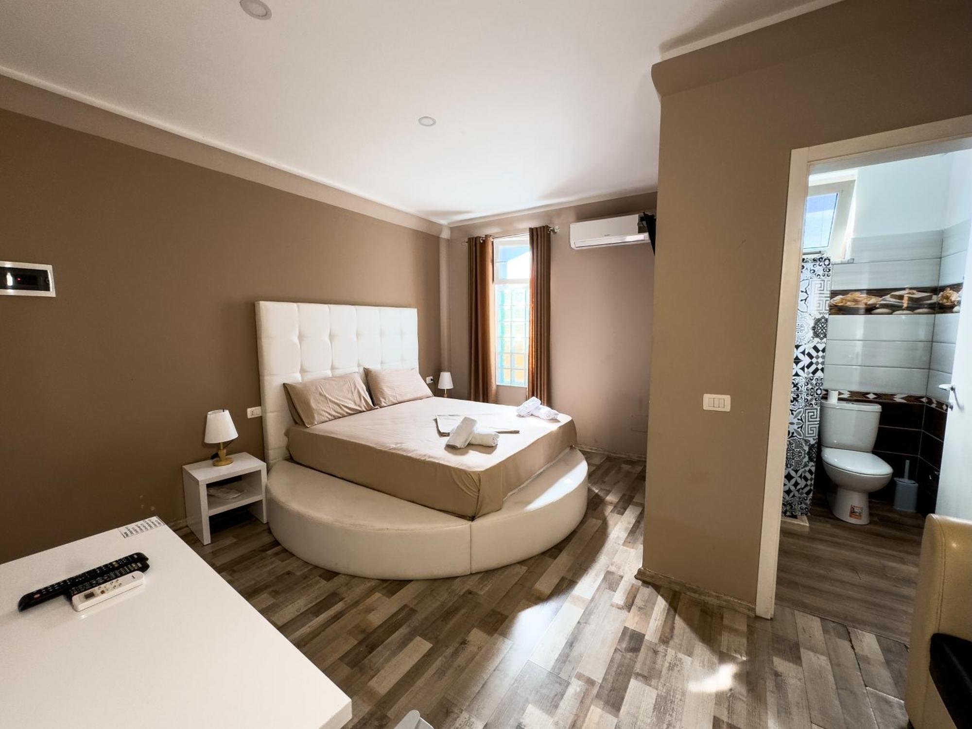 Shkodra Budget Hotel Екстер'єр фото