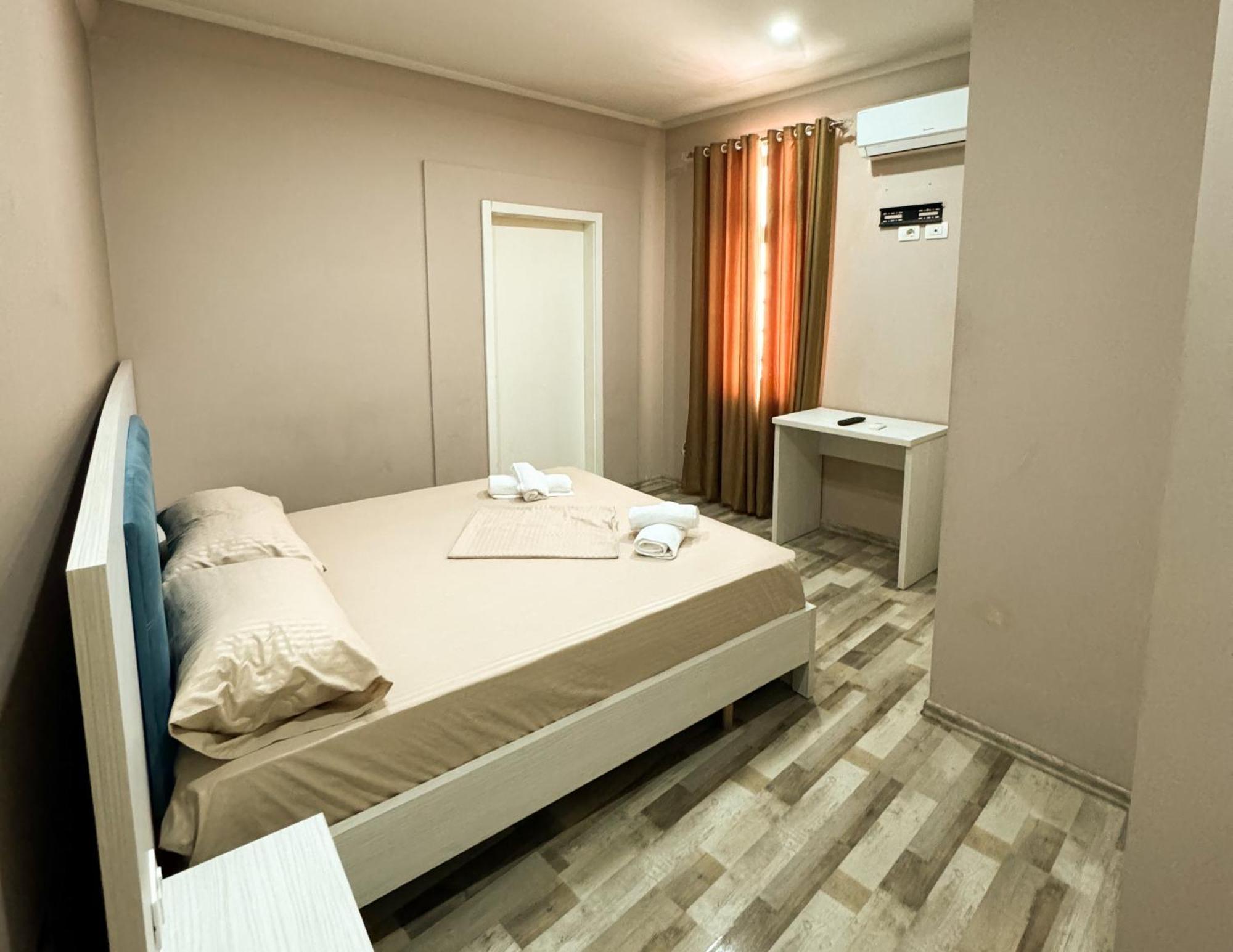 Shkodra Budget Hotel Екстер'єр фото