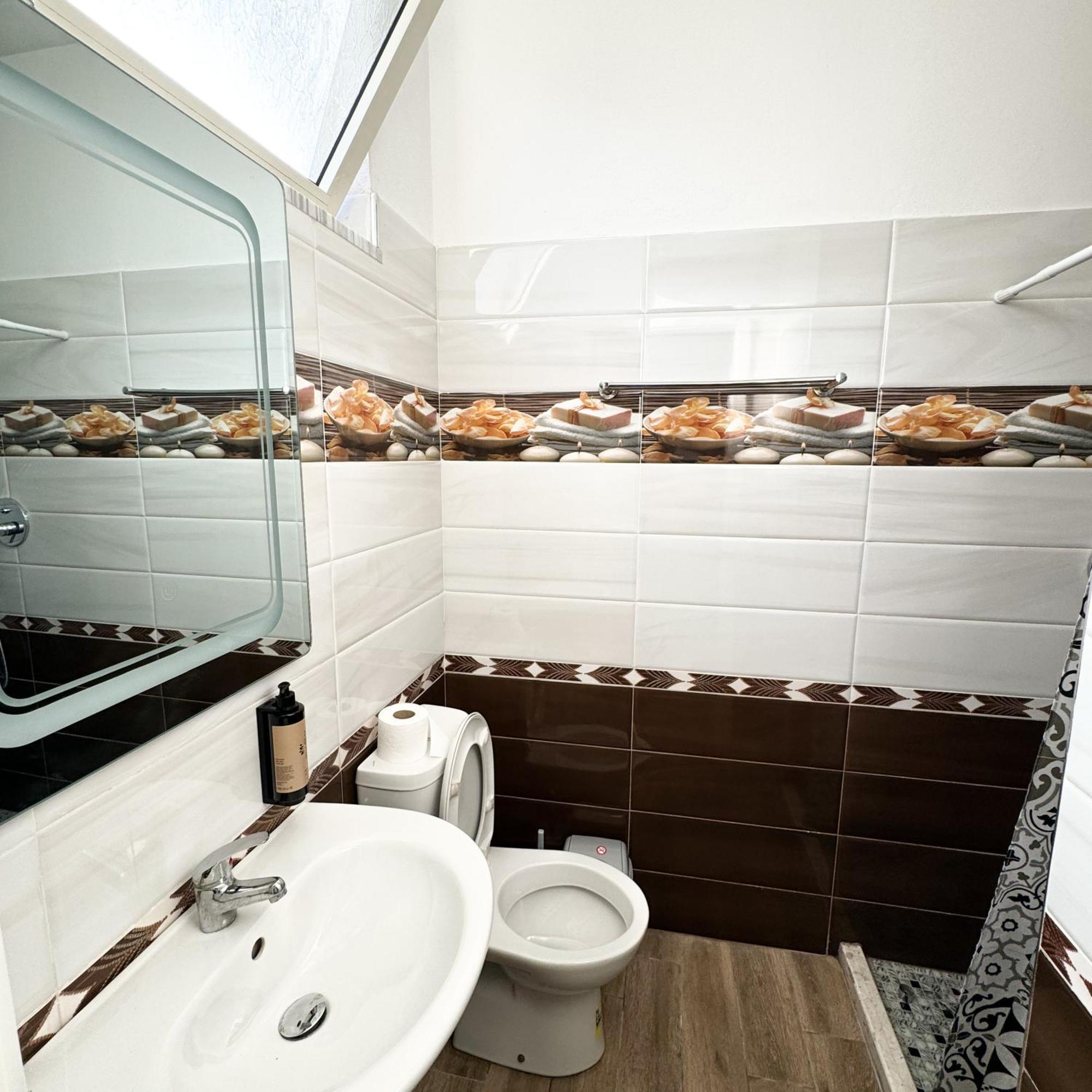 Shkodra Budget Hotel Екстер'єр фото